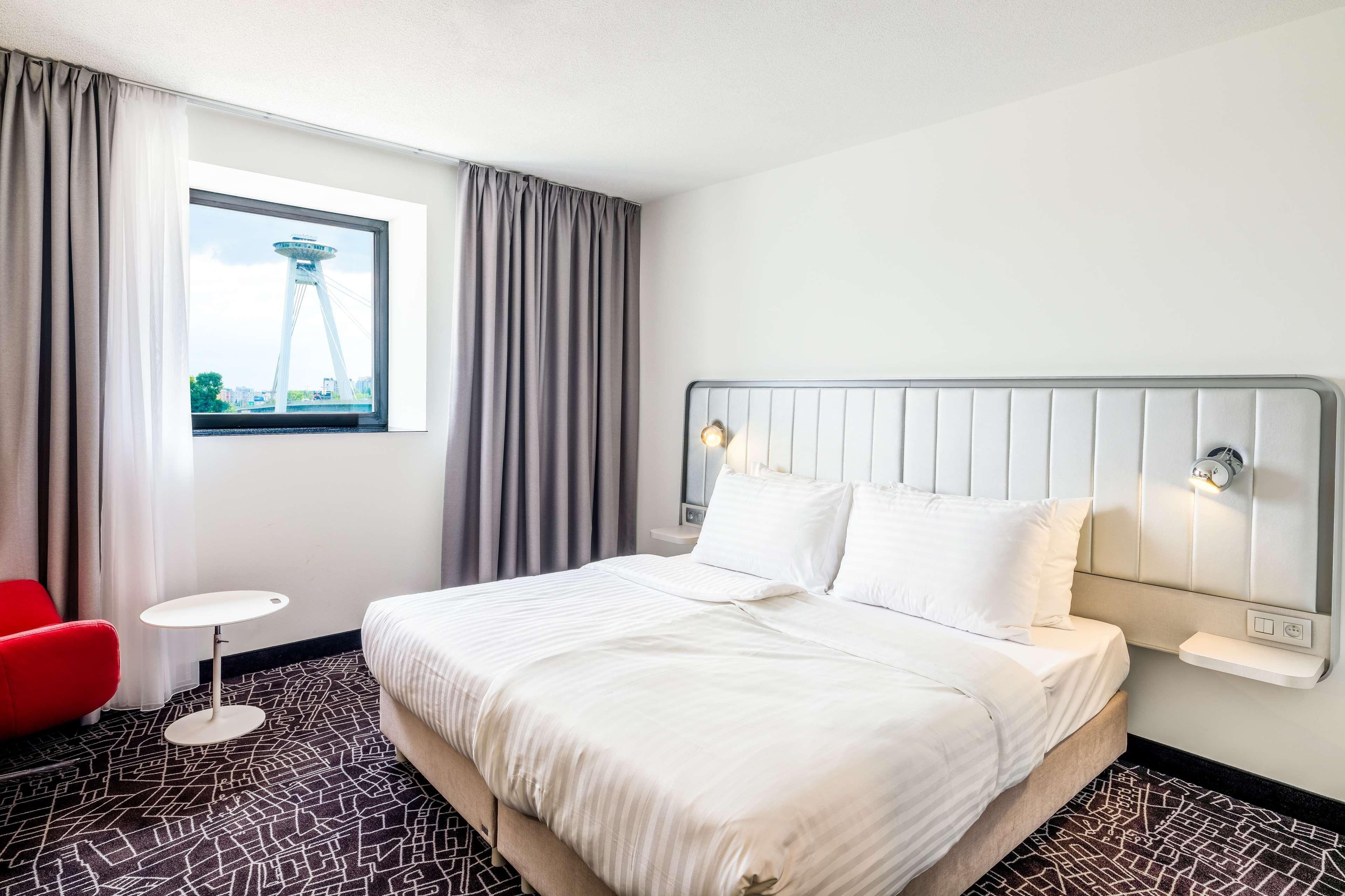 Park Inn By Radisson Danube Bratislava Exterior foto