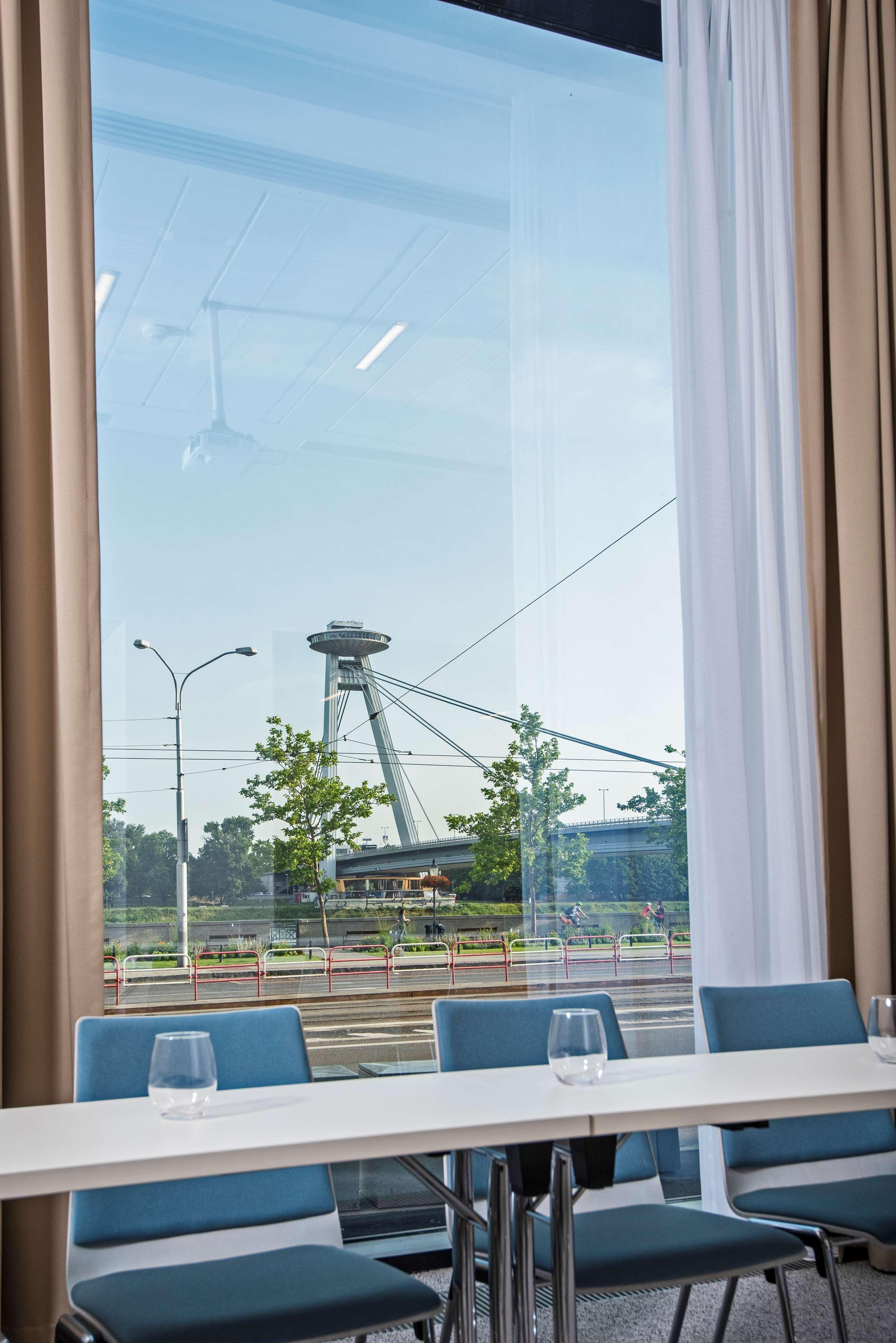 Park Inn By Radisson Danube Bratislava Exterior foto