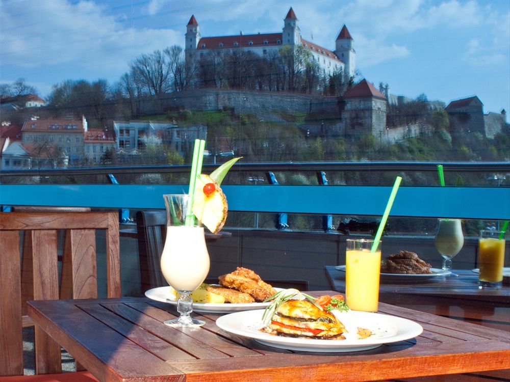 Park Inn By Radisson Danube Bratislava Exterior foto