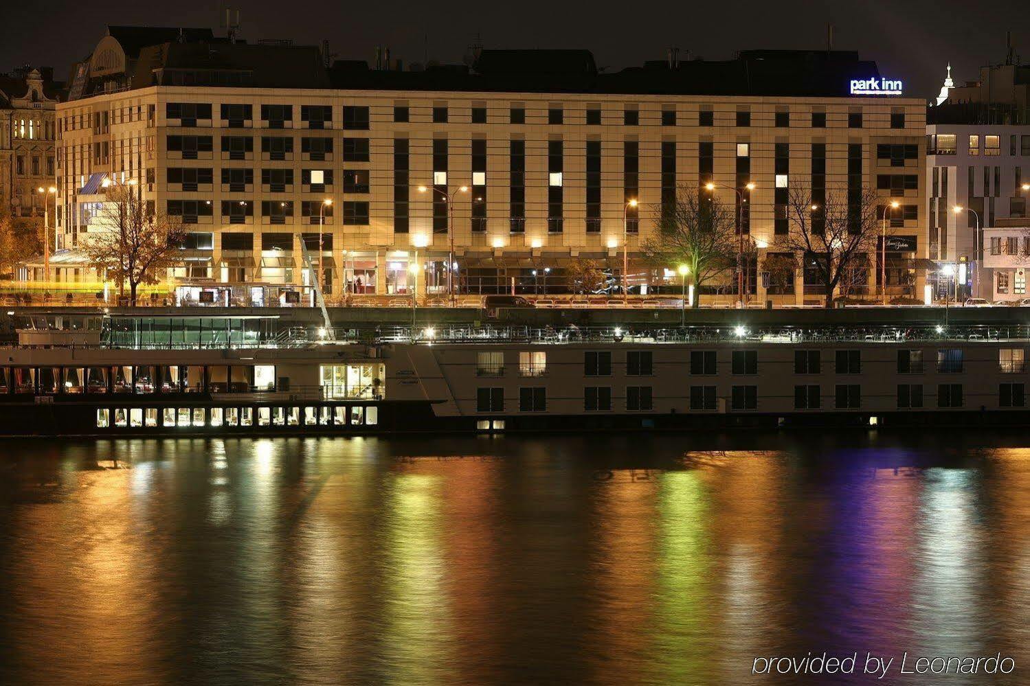 Park Inn By Radisson Danube Bratislava Exterior foto